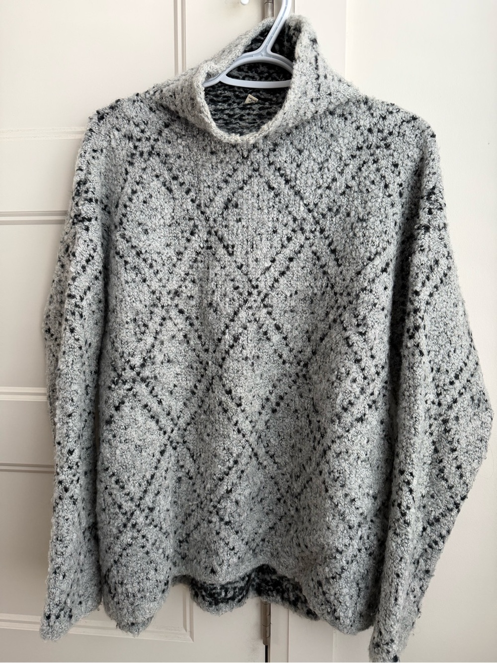 Women’s Gray Patterned Turtleneck Sweater